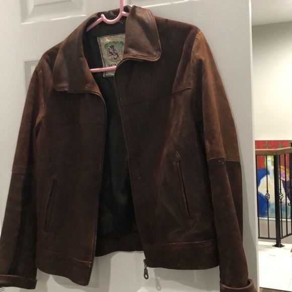 Dennis Furs & Leather - Picture 2 of 2